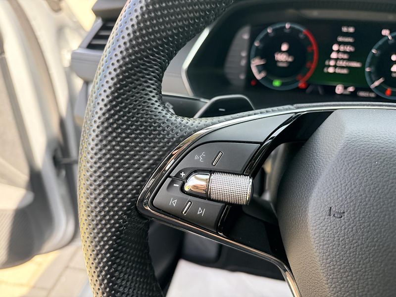 Škoda Octavia 2.0TDI DSG 4x4 STYLE - fotka 15 z 44