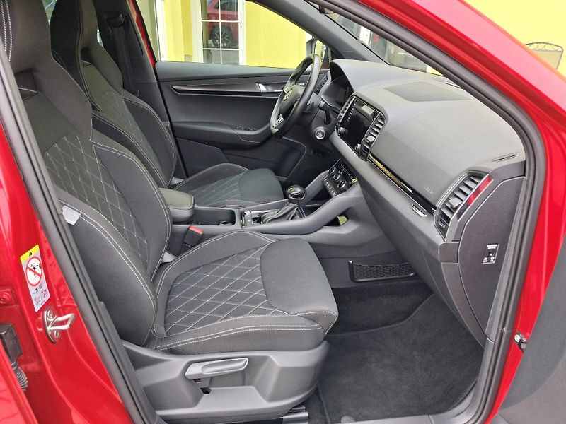 Škoda Karoq (2020) 2,0TDi DSG 4x4 SPORTLINE NAVI - fotka 25 z 48