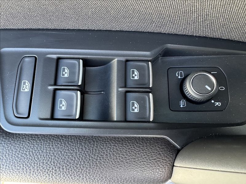Volkswagen Tiguan Allspace 2,0 TDI DSG 4MOT HIGHLINE ČR - fotka 23 z 50