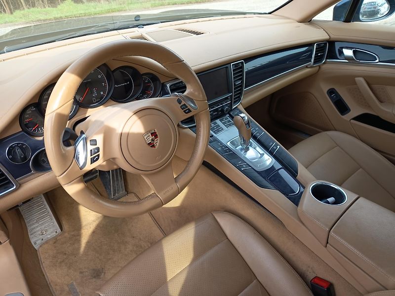Porsche Panamera (2010) 3.6 220kw 4x4 Top!!! - fotka 46 z 60