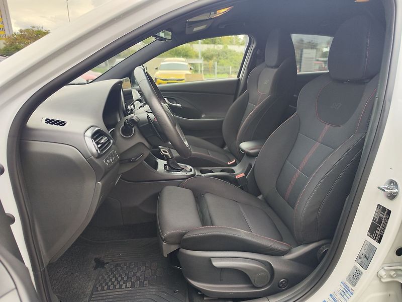 Hyundai i30 1.5 T-GDI/117kW N-Line DCT - fotka 14 z 32