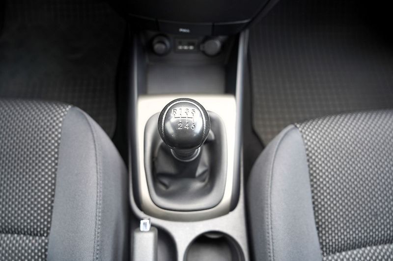 Hyundai i30 1.6 CRDI-16V/90 PS/ČR - fotka 32 z 38