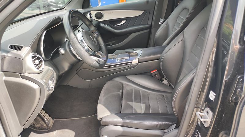 Mercedes-Benz GLC (2022) mild Hyb AMG. - fotka 21 z 31