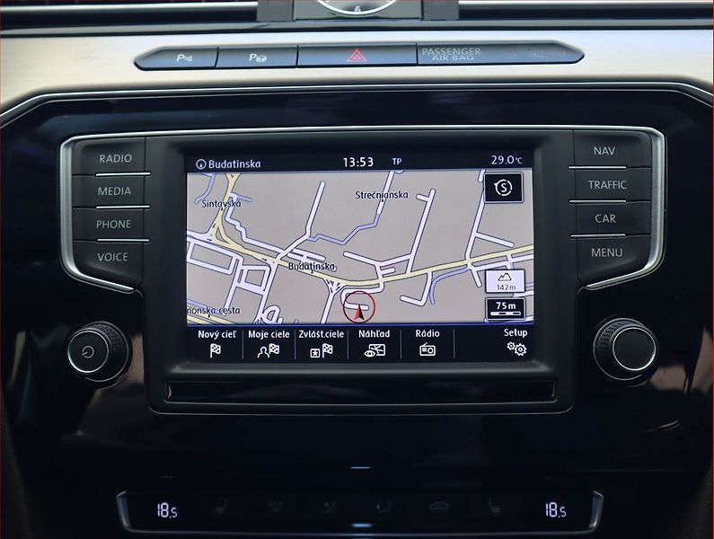 Volkswagen Passat (2016) 2.0 TDI, Automat, Serv.kniha - fotka 13 z 22