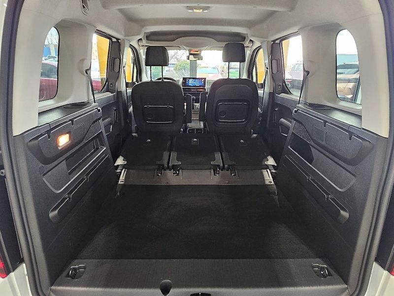 Opel Combo Elegance Plus L1 1,5 CDTi MT6 - fotka 27 z 33