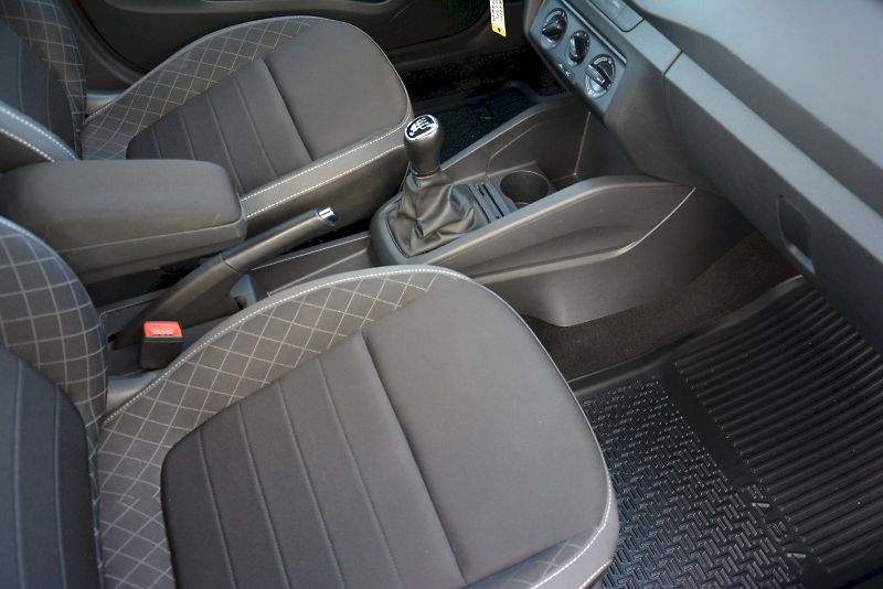 Škoda Fabia (2022) 1.0 TSI 70 kW Ambition PLUS - fotka 19 z 24