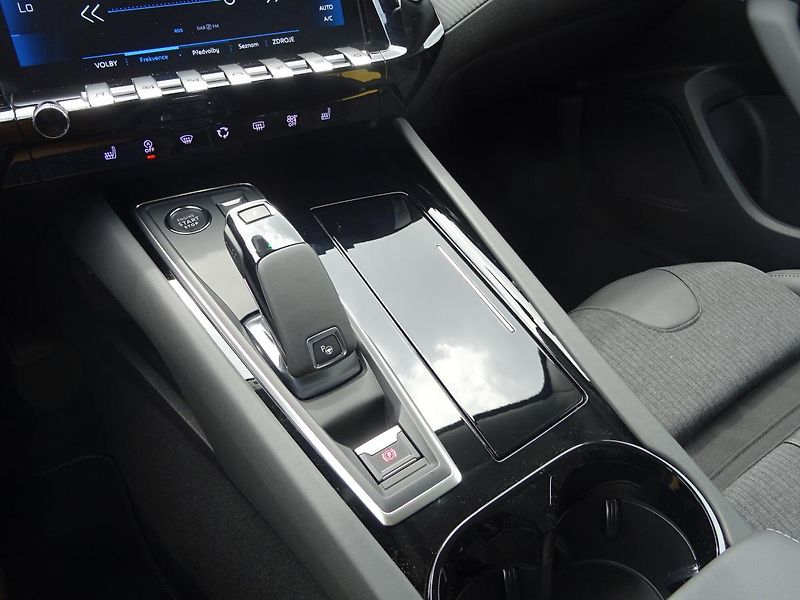 Peugeot 508 (2023) SW ALLURE PACK 1.5 130k EAT8 - fotka 32 z 50
