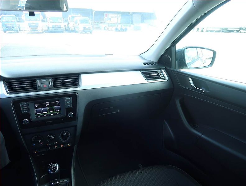 Škoda Rapid (2016) Spaceback 1.2 TSI, Serv.kniha - fotka 8 z 17