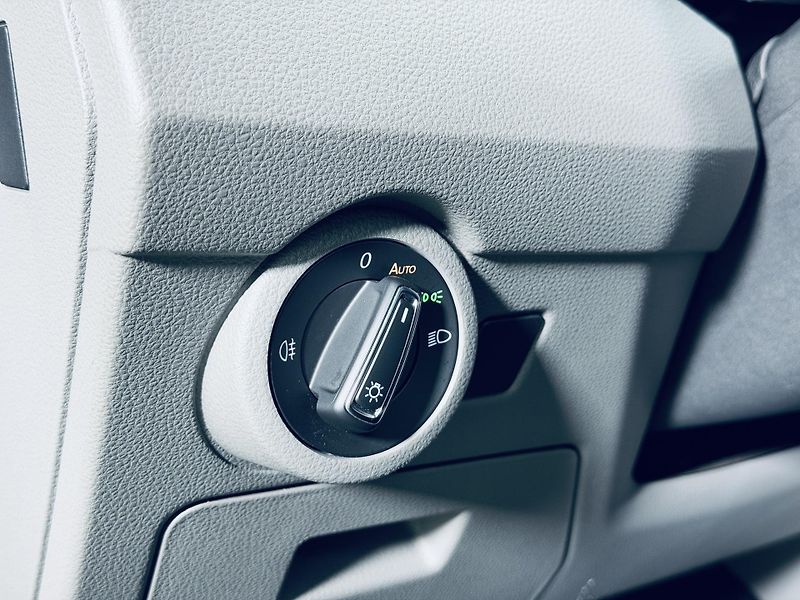 Volkswagen Caravelle (2023) 6.1*Highline*BULLI*LONG*NEZ.TO - fotka 16 z 38