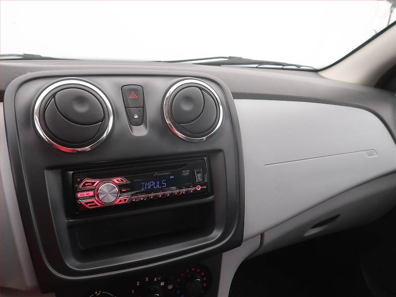 Dacia Sandero (2013) 1.2 16V - fotka 10 z 12