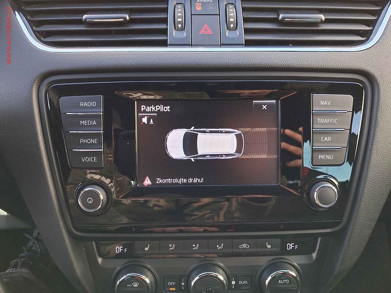 Škoda Octavia (2015) 2.0 TSi, RS, DSG, bixen - fotka 18 z 20