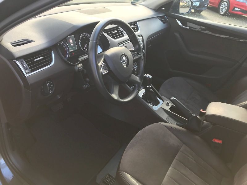 Škoda Octavia (2015) Laurin & Klement  2,0 TDI DSG - fotka 6 z 28