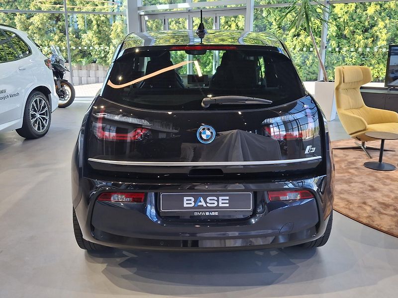 BMW i3 120Ah - fotka 5 z 17