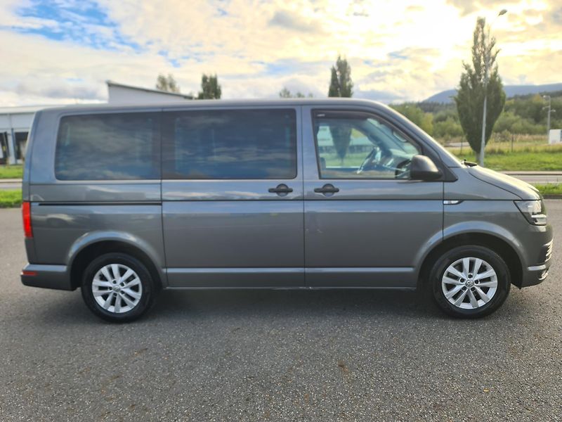 Volkswagen Multivan (2016) T6 2.0 TDi 110-KW DSG POSTEL S - fotka 6 z 35