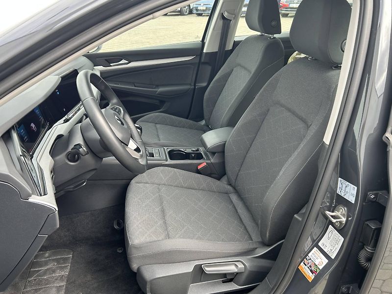 Volkswagen Golf Life 1,0TSi - fotka 6 z 22