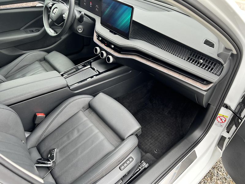 Škoda Superb (2025) IV 2.0TDI L&K 110kW, CZ, 1.MAJ - fotka 12 z 27