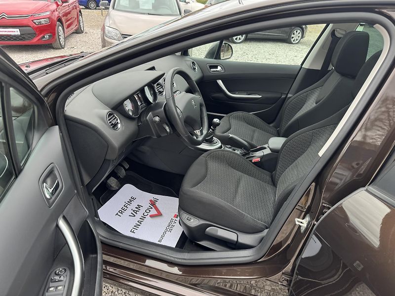 Peugeot 308 1.6-16V,SW,rezervace - fotka 17 z 54