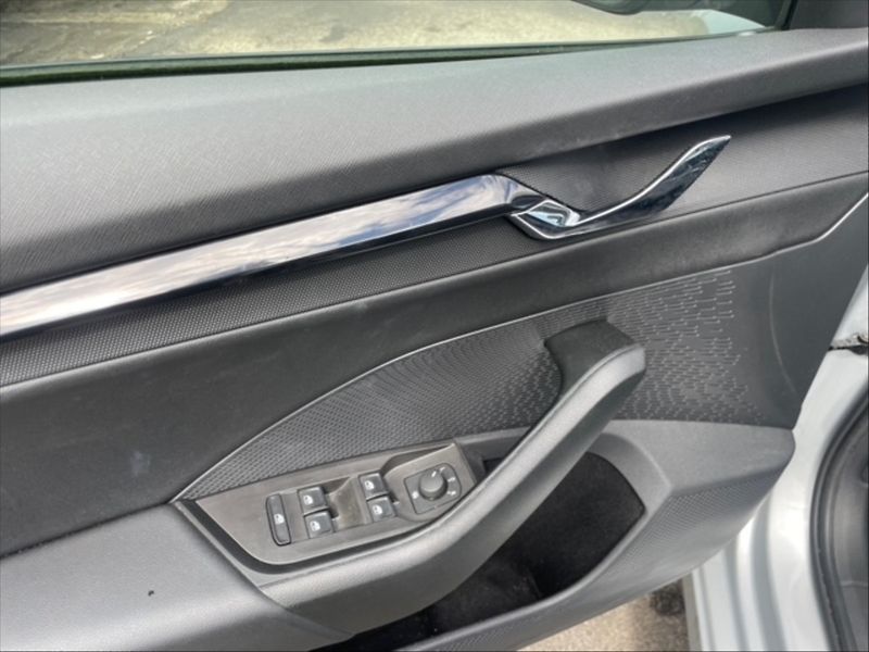 Škoda Octavia 2,0 TDI Ambition 4x4 DSG - fotka 11 z 11