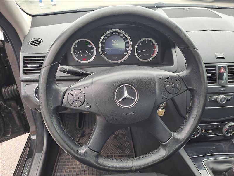 Mercedes-Benz Třídy C 200 CDI - fotka 12 z 15