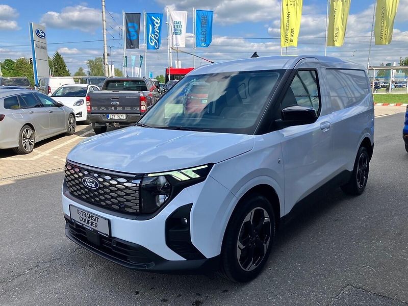 Ford Transit Courier (2025) VAN Limited L1, 43 kWh Elektro - fotka 6 z 34