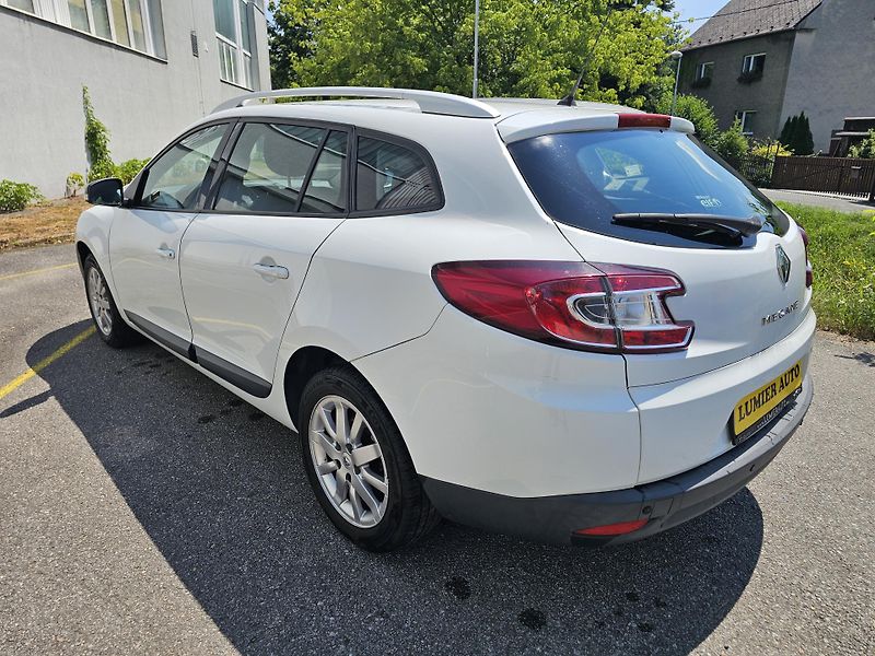 Renault Mégane (2012) 1.6i - fotka 3 z 17
