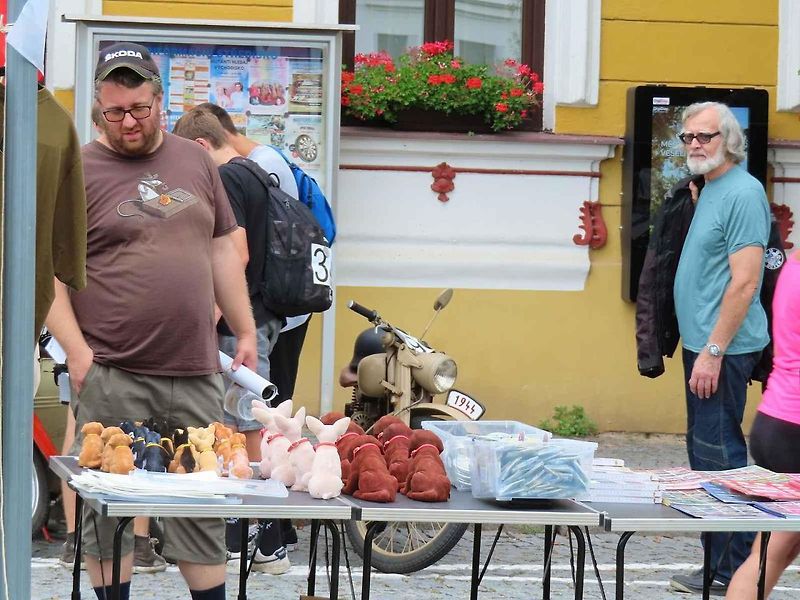 Orientační závod Selské baroko startoval již potřinácté v sobotu 17. srpna dopoledne z náměstí TGM ve Veselí nad Lužnicí.