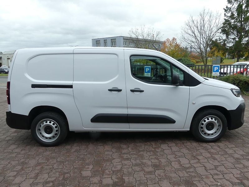 Citroën Berlingo (2026) VAN L2 1000 BlueHDi 130 MAN6  - fotka 4 z 10