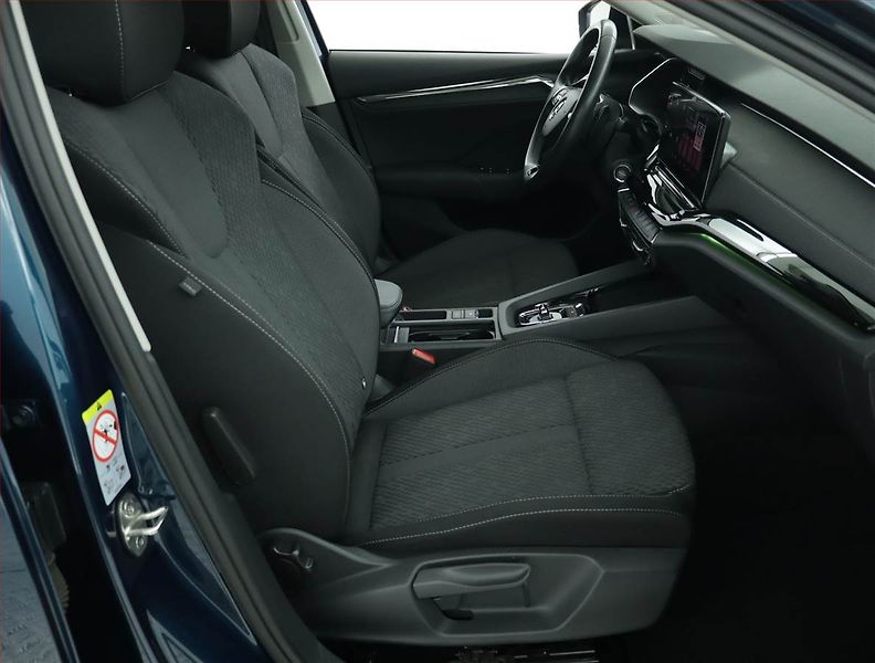 Škoda Octavia (2023) 2.0 TDI, Automat, ČR,1.maj - fotka 9 z 16