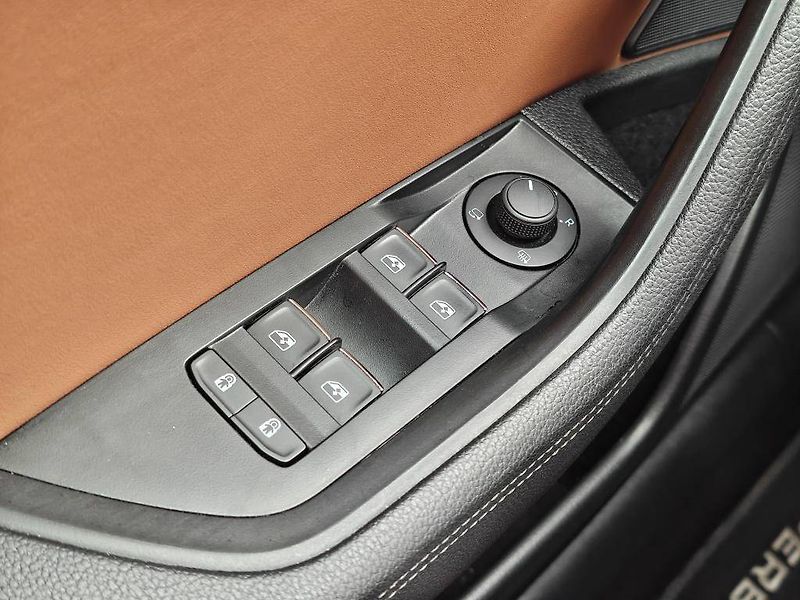 Škoda Superb L&K 7DSG 2,0TSI - fotka 22 z 26
