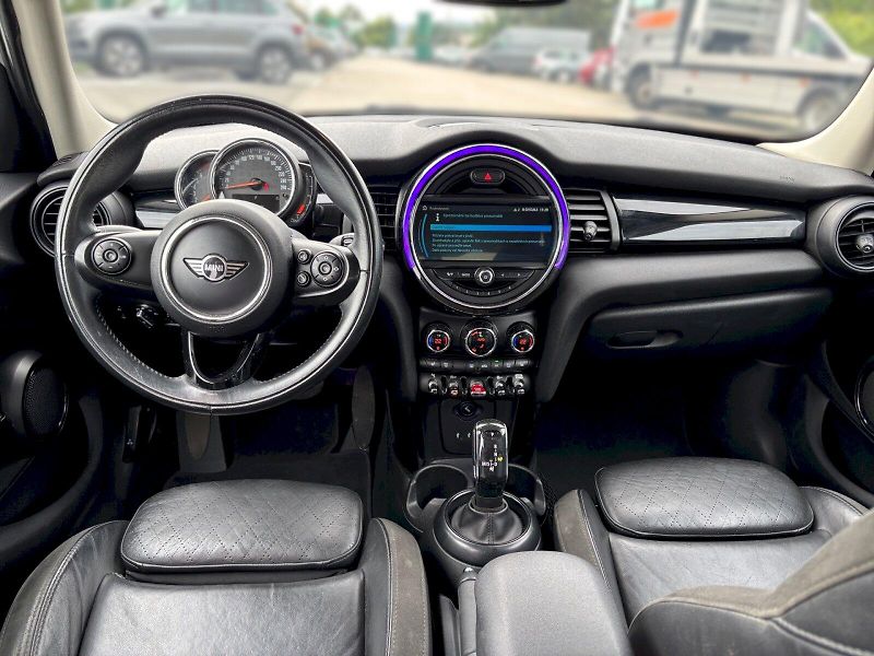 Mini Cooper (2018) S 141 kW 5 dveří - fotka 22 z 26