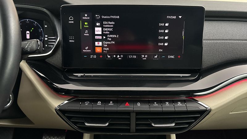 Škoda Octavia 2.0 TDI DSG 4x4 Style Combi - fotka 11 z 33
