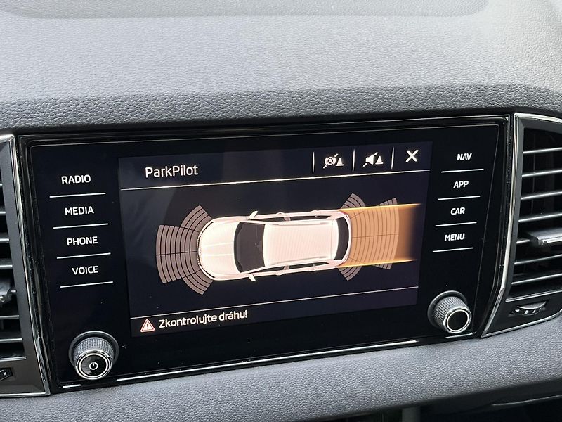 Škoda Karoq (2018) STYLE 2.0 TDI 4x4 DSG, NOVÉ ČR - fotka 29 z 35