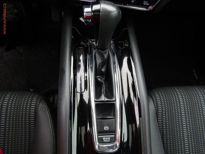 Honda HR-V (2015) 1.5 i CVT, AT, navi - fotka 17 z 20