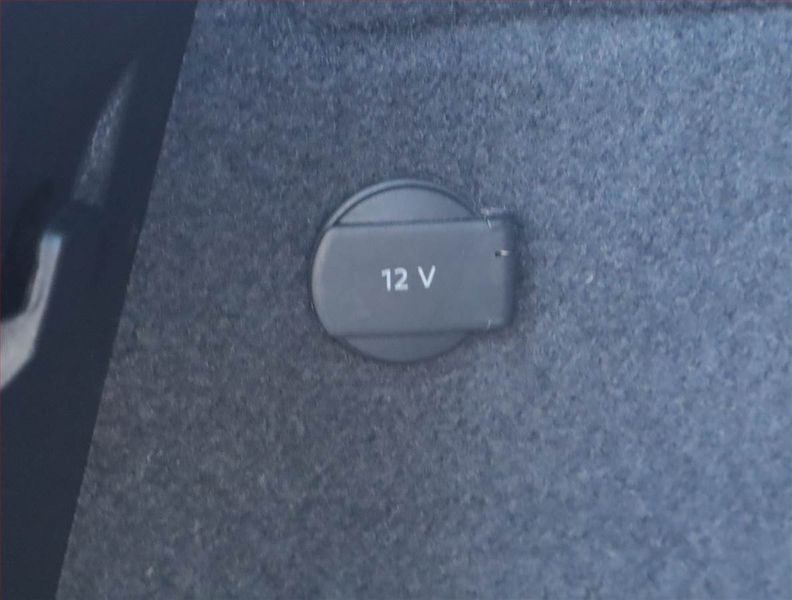 Škoda Karoq (2023) 1.5 TSI - fotka 23 z 24