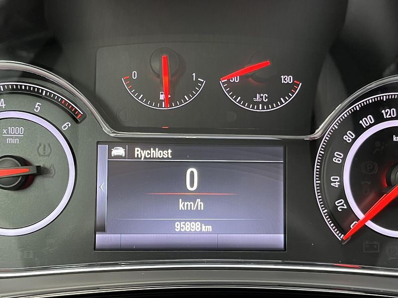 Opel Insignia (2015) 2.0 CDTi, NOVÉ ČR - fotka 25 z 33