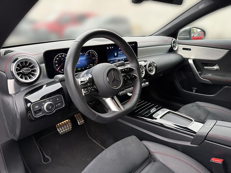 Mercedes-Benz CLA 250e AMG Linie - fotka 9 z 14