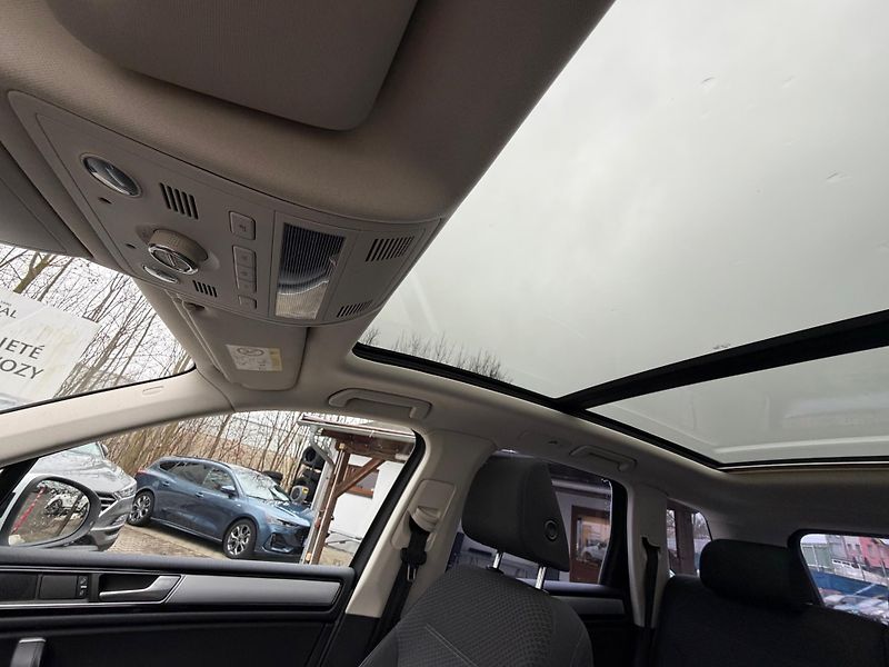 Volkswagen Touareg  3.0 V6 TDI BMT 8TT - fotka 29 z 34