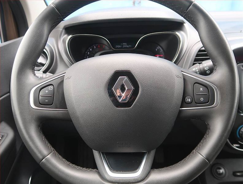 Renault Captur (2017) 1.2 TCe, Navi, Tempomat - fotka 15 z 17
