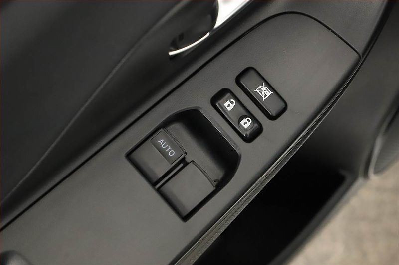 Toyota Yaris (2018) 1.5 Dual VVT-i, ČR,1.maj - fotka 15 z 18