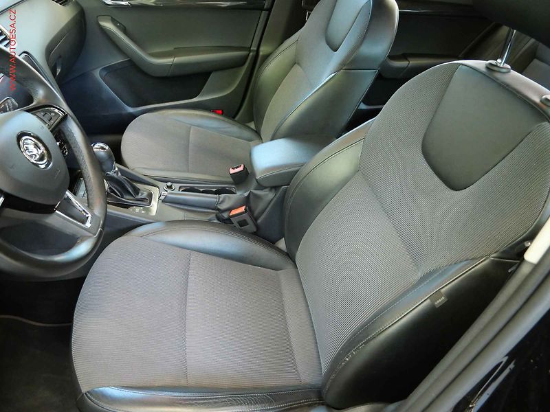 Škoda Octavia (2019) 1.6 TDi, Style, DSG, navi - fotka 9 z 23