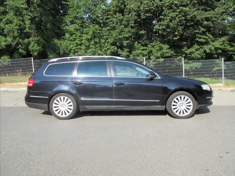 Volkswagen Passat 2,0 FSi 110Kw, 4x4, Kůže, xeno - fotka 10 z 24