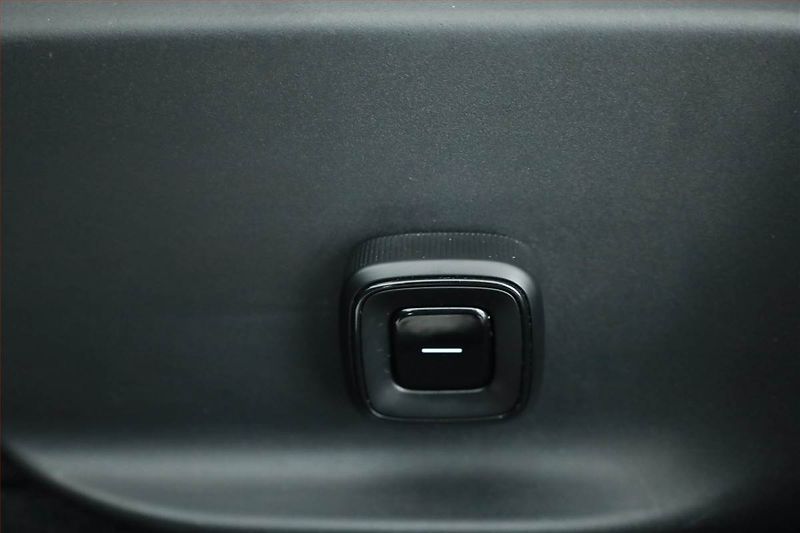 Volvo EX30 (2024) 69kWh Single Motor, SoH 97% - fotka 14 z 19