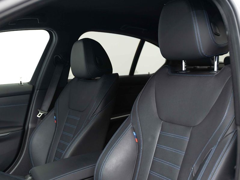 BMW Řada 3 M340d xDrive Sedan - fotka 19 z 22