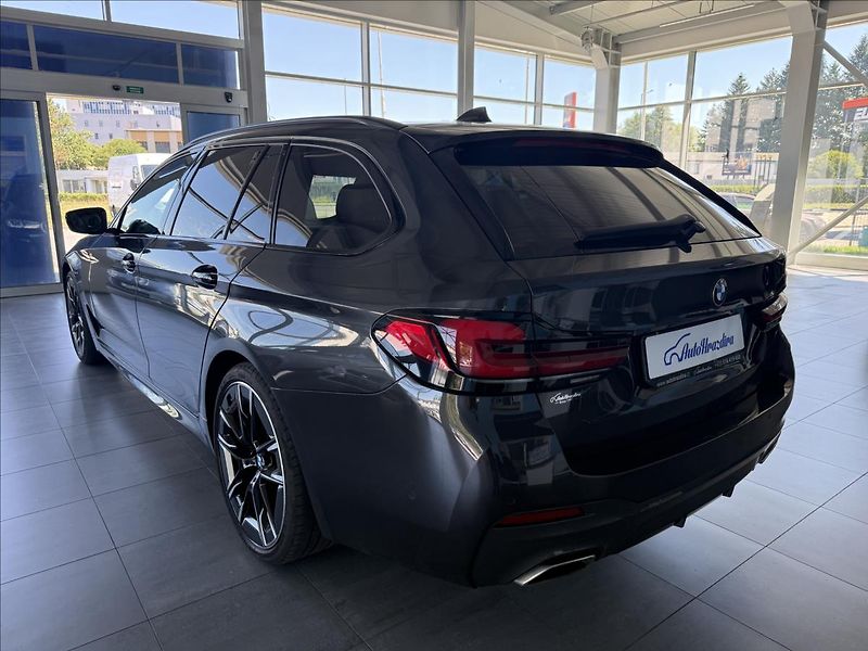 BMW Řada 5 3,0   530xDrive,Mpaket,4x4,Las - fotka 4 z 45