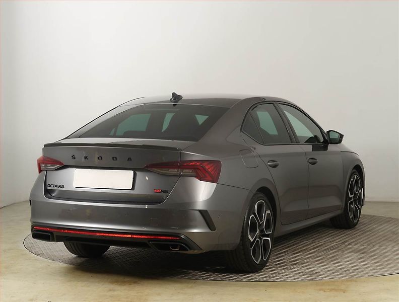 Škoda Octavia (2023) RS 2.0 TSI - fotka 5 z 25