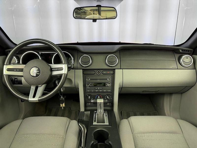 Ford Mustang 4.0 V6 154 kW AT CABRIO, KLIMA - fotka 11 z 18