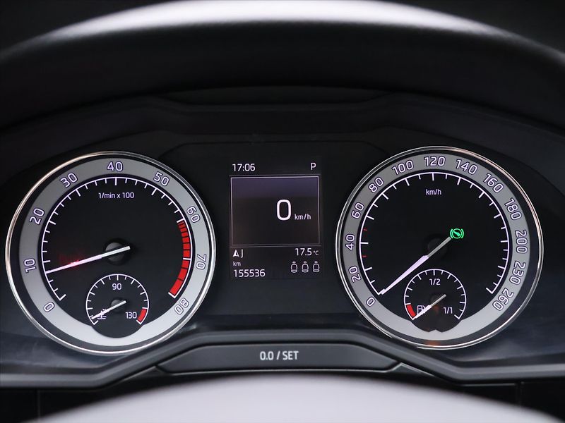 Škoda Superb 2,0 TSi 206kW L&K 4x4 CZ - fotka 18 z 39