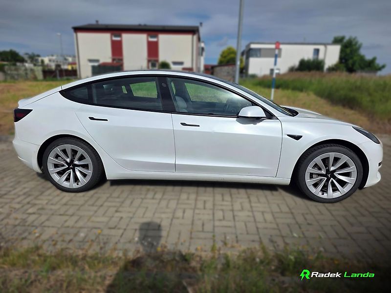 Tesla Model 3 (2021) SR+ Facelift, Tažné, DPH - fotka 2 z 16