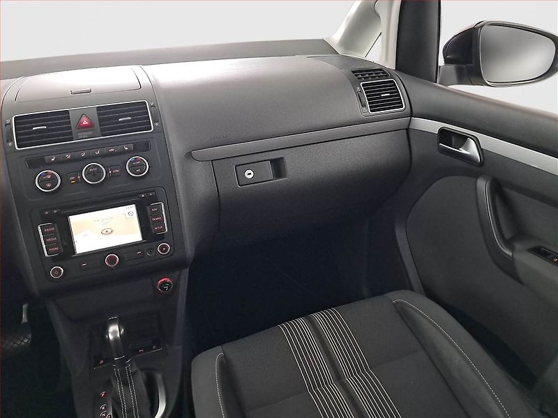 Volkswagen Touran (2012) 1.4 TSI, Automat, Navi - fotka 8 z 17