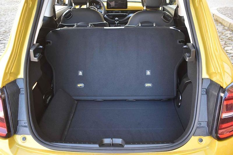 Fiat 500 je stále krásné auto. Nyní už nemusí být jen elektrický.
